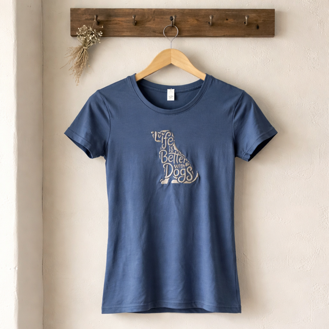 Blue dog lover t-shirt with embroidered slogan - detail view